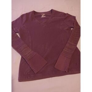 Danskin Now Ladies Active Tee - Size: Med (0346) with thumb holes